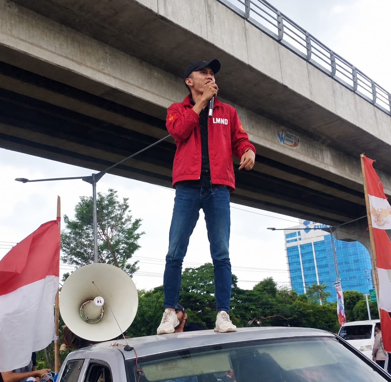 KRISIS EKOLOGIS , NEGARA HARUS TINDAK TEGAS KORPORASI DIBALIK KARHUTLA
